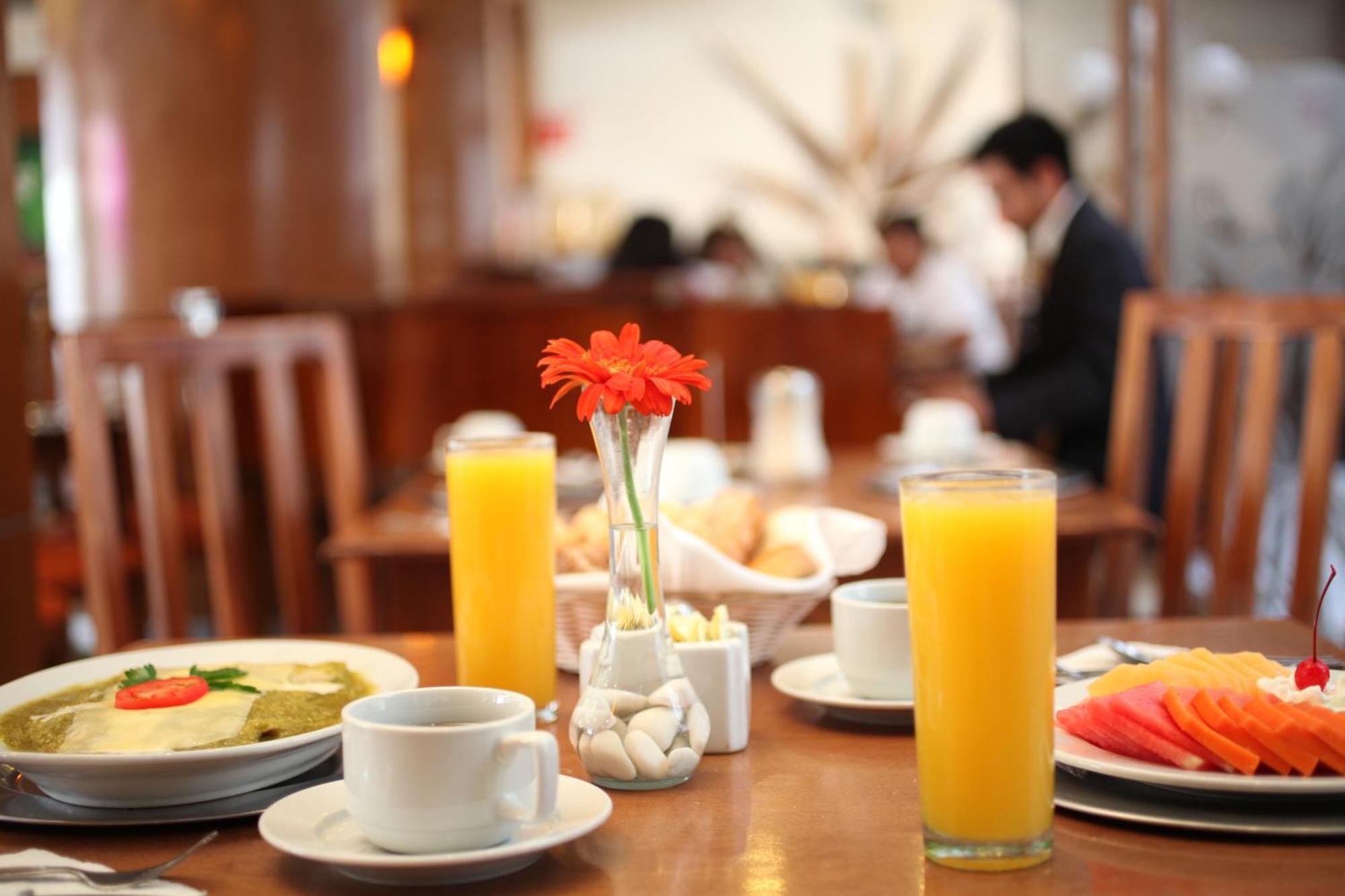 Hotel Emily Pachuca Ngoại thất bức ảnh