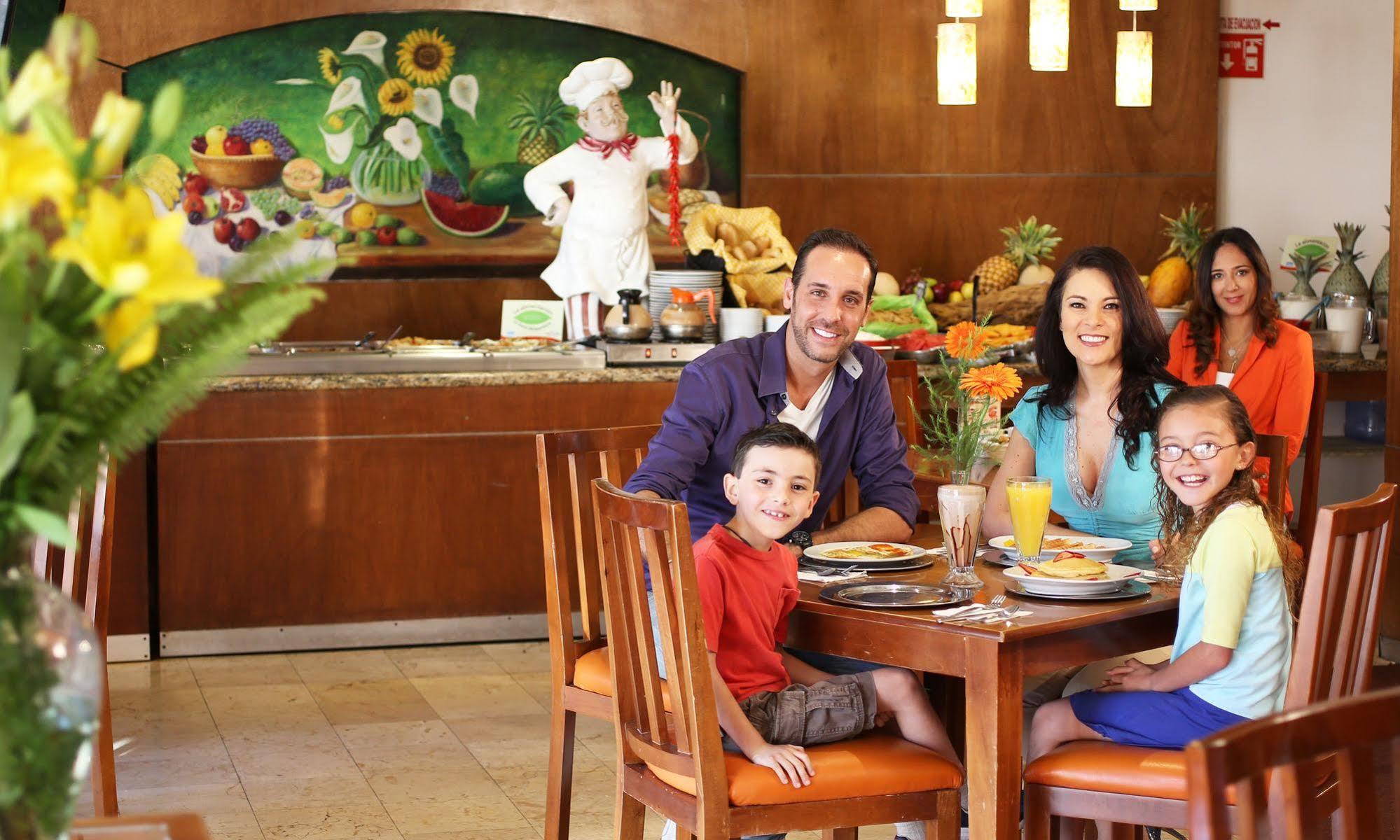 Hotel Emily Pachuca Ngoại thất bức ảnh